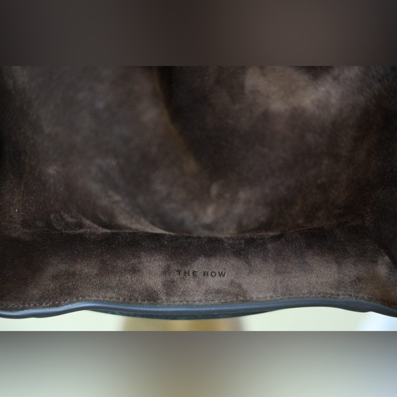 ❌SOLD❌ THE ROW SOFT MARGAUX 15 BAG IN MOCHA SUEDE - Picture 9 of 16